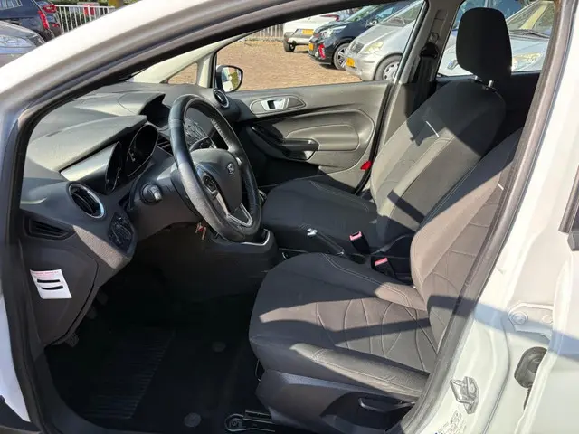 Ford Fiesta 1.0 Style Airco ! 2016 Benzine 6