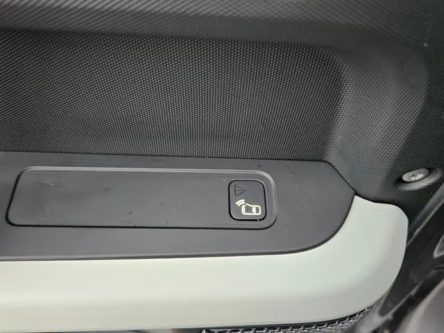 Land Rover Defender 110 2.0 P400e 2021 Hybride Benzine 23