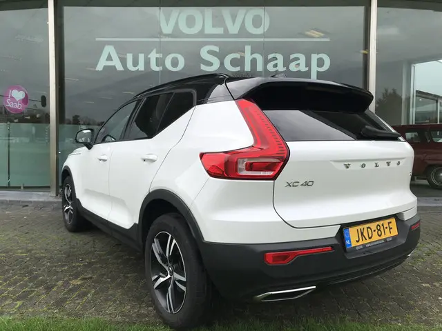 Volvo XC40 3