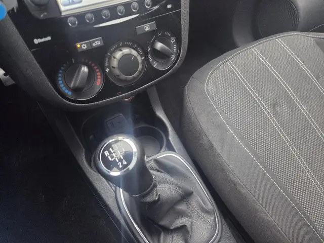 Opel Corsa 1.4-16V Design Ed 2014 Benzine 6