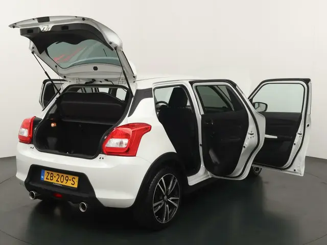 Suzuki Swift 1.2 Sportline 2019 Benzine 23