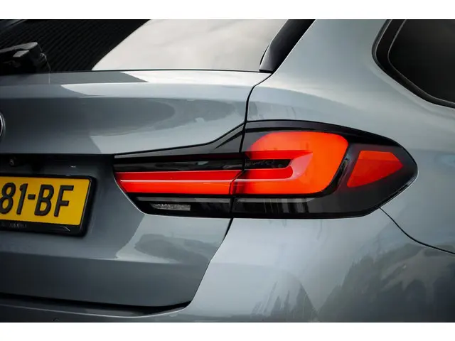 BMW 5 Serie Touring 530i High Executive 2021 Benzine 21