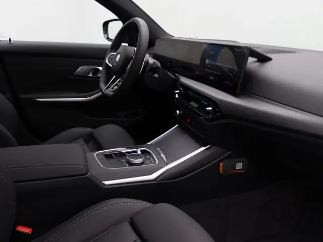 BMW 3 Serie 330e Touring 2026 Hybride Benzine 28