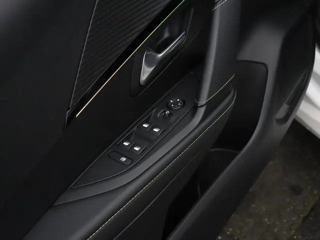 Peugeot 208 1.2 PureTech GT Pack 2021 Benzine 19