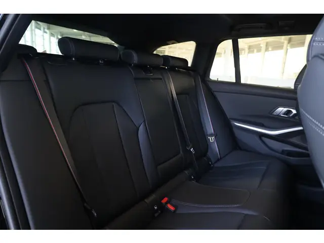 BMW 3 Serie Touring 330e 2026 Hybride Benzine 9