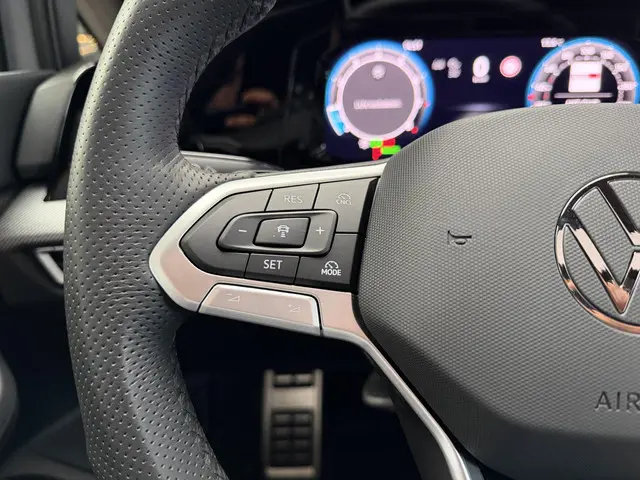 Volkswagen Golf 1.5 R line 2024 Hybride Benzine 14