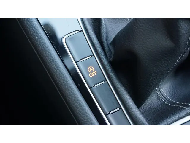 Volkswagen Golf 1.4 TSI 122pk 2x R-line 2014 Benzine 25
