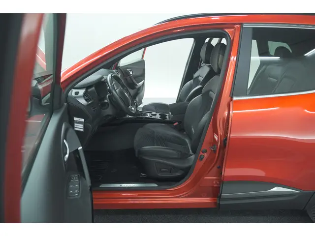 Renault Kadjar TCe 140 Black Edition 2021 Benzine 30