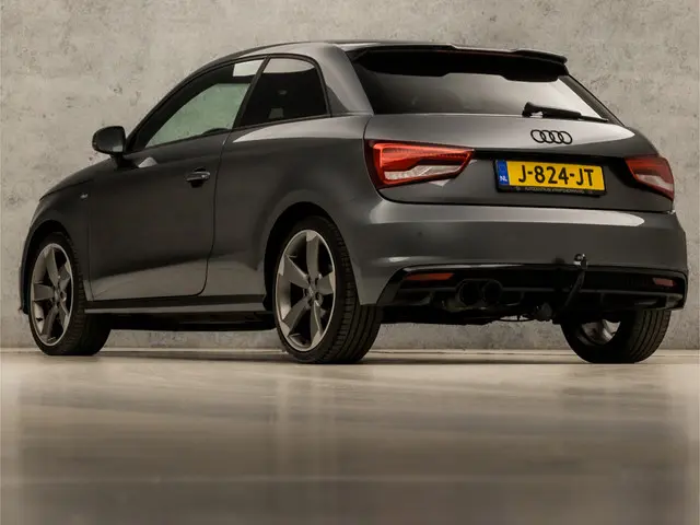 Audi A1 1.8 TFSI S-Line Sport 2015 Benzine 3