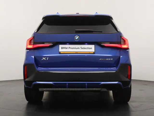 BMW X1 xDrive25e 2025 Hybride Benzine 8