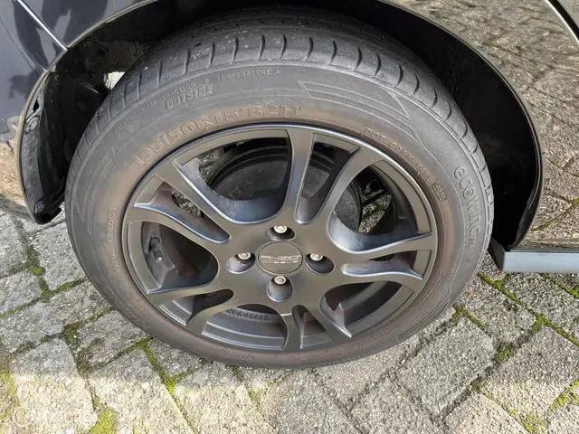 Mitsubishi Space Star 1.0 Intense 2016 Benzine 16