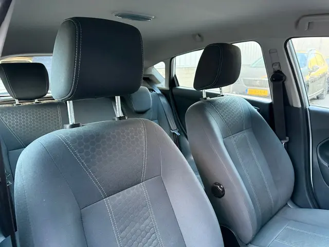 Ford Fiesta 1.25 Titanium 2013 Benzine 18