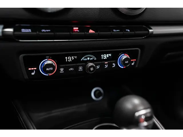 Audi S3 2.0 TFSI S3 quattro Pano B&O Camera 2017 Benzine 28