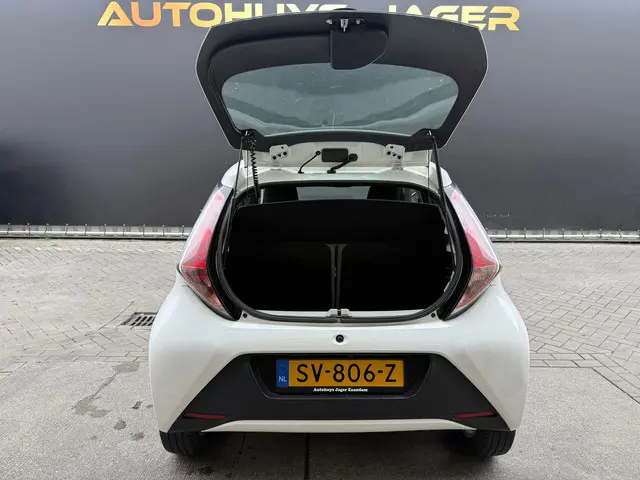 Toyota Aygo 1.0 VVT-i x-wave|Camera 2017 Benzine 12