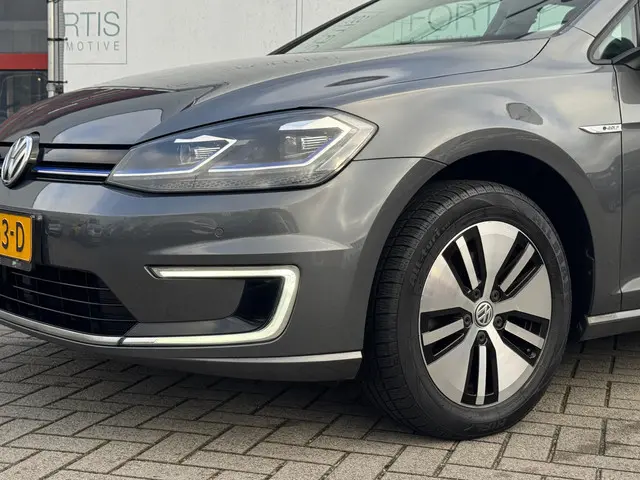 Volkswagen e-Golf e-Golf 2017 Elektrisch 16