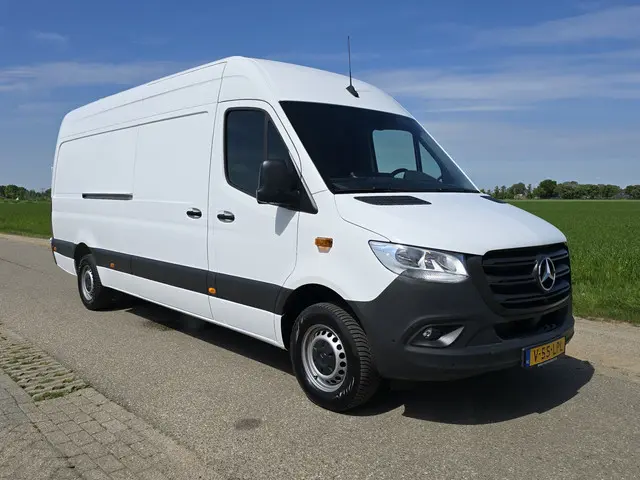 Mercedes-Benz Sprinter 315 1.9 CDI L3 H2 RWD 2023 Diesel 9
