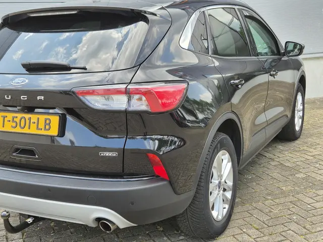Ford Kuga 2.5 PHEV Titanium X 2023 Hybride Benzine 2