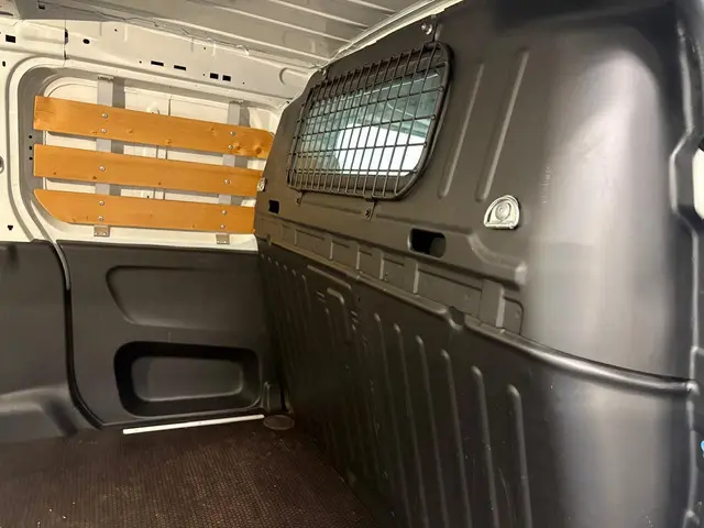 Peugeot Partner 1.5 BlueHDI Premium Long 2022 Diesel 33