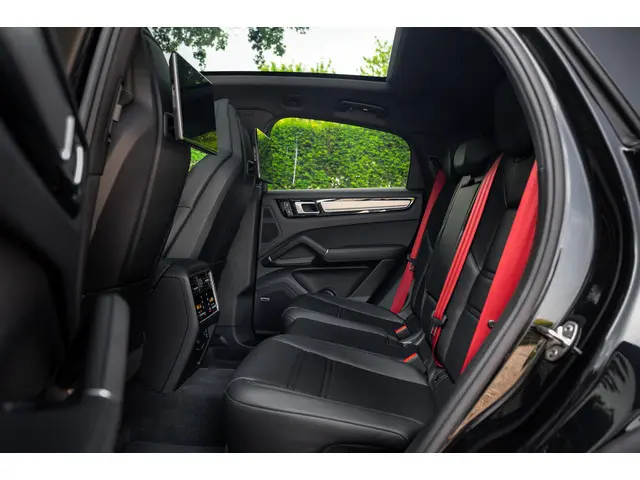 Porsche Cayenne Coupé 3.0 Platinum Edition 2022 Benzine 8