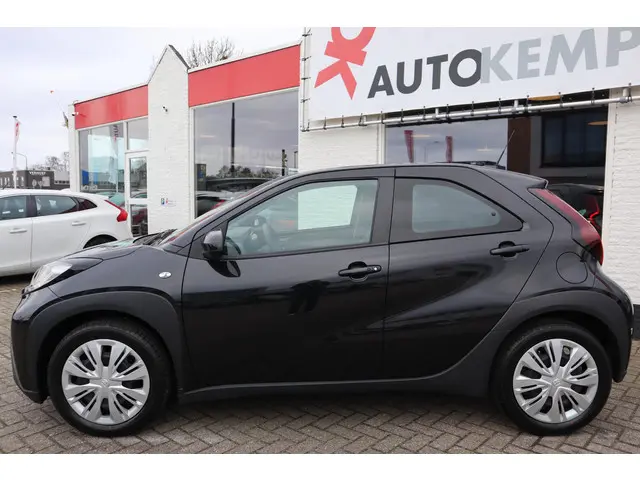 Toyota Aygo X 1.0 VVT-i S-CVT PLAY 2023 Benzine 2