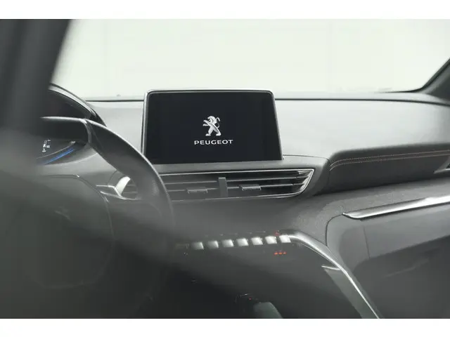 Peugeot 3008 1.6 PureTech 180 GT Line 2019 Benzine 58