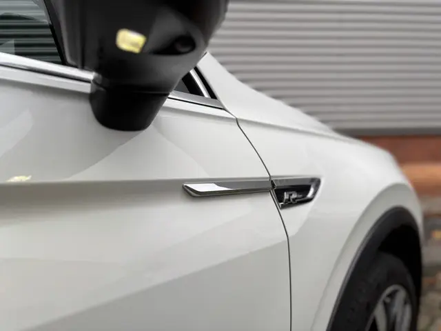 Volkswagen Tiguan 2.0 TSI 4Motion Highline 2016 Benzine 25