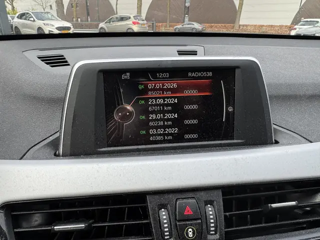 BMW X1 sDrive18i Executive 2018 Benzine 21