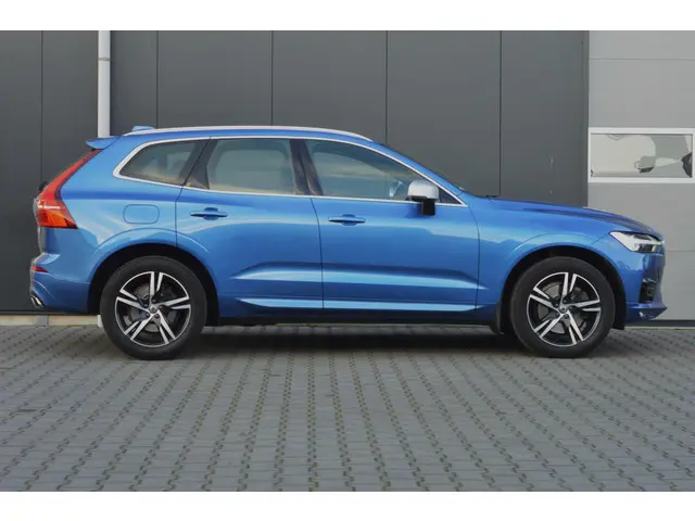 Volvo XC60 2.0 T5 AWD R-Design 2019 Benzine 4