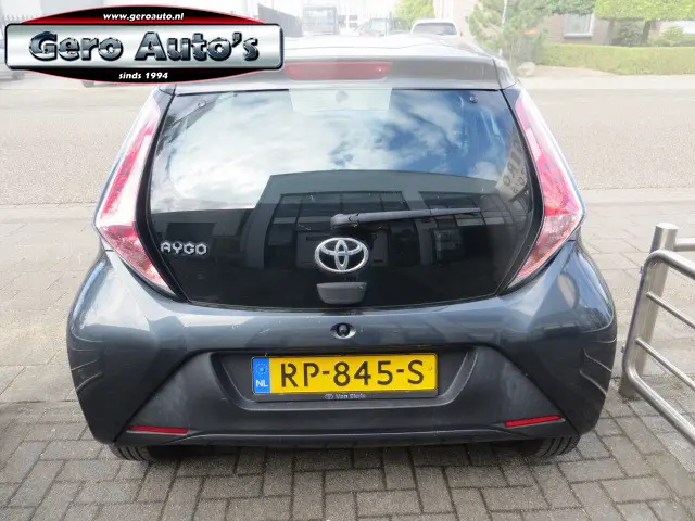 Toyota Aygo 1.0 VVT-i x-fun nl auto 5 drs 2018 Benzine 3