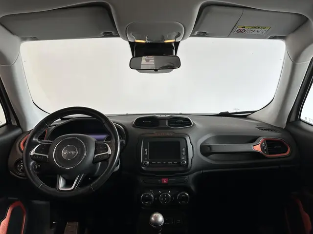Jeep Renegade 1.4 MultiAir Opening Edition 2015 Benzine 3