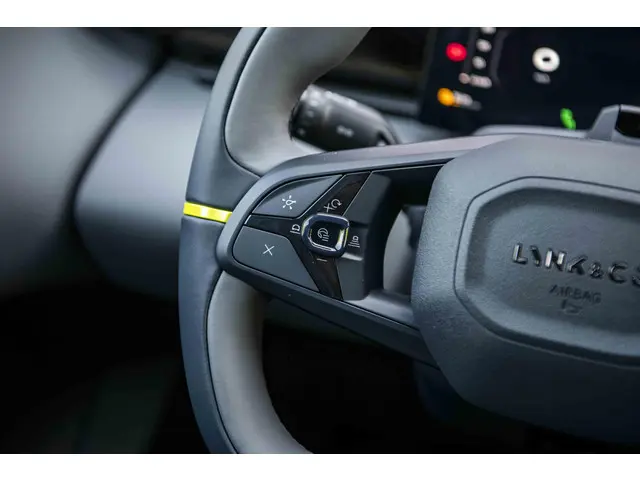 Lynk & Co 02 More 66 kWh 2026 Elektrisch 19