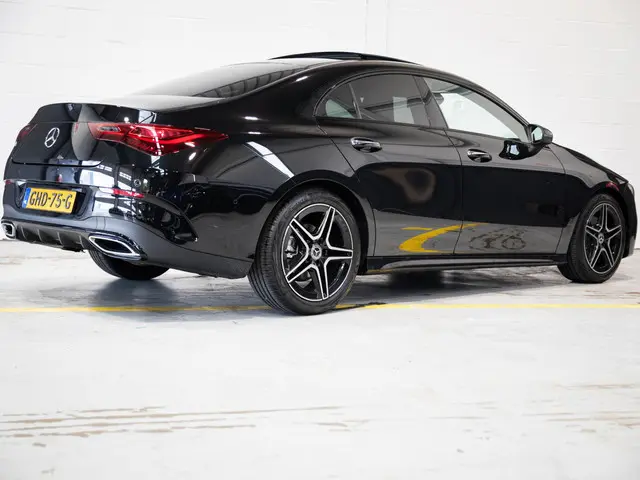 Mercedes-Benz CLA Coupé 180 Star Edition 2024 Benzine 2