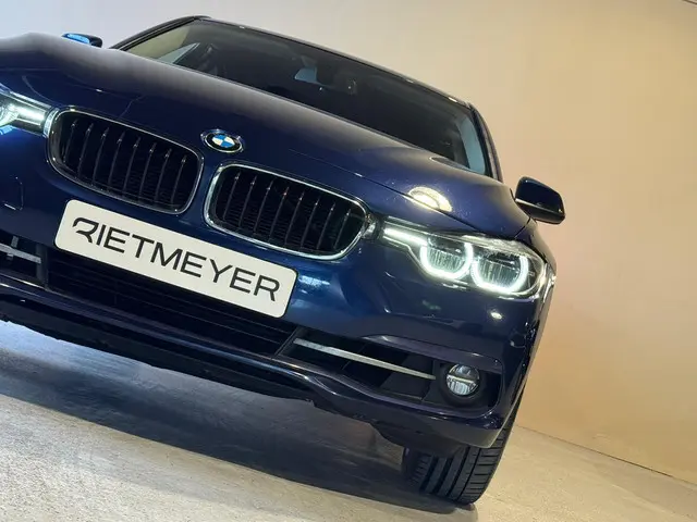 BMW 3 Serie 318i Executive 2017 Benzine 16
