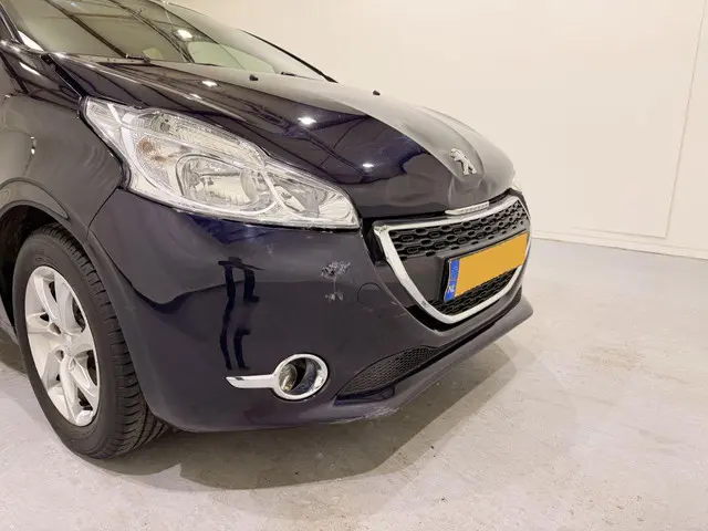 Peugeot 208 HB 1.2 Allure Navi/Clima 2014 Benzine 8