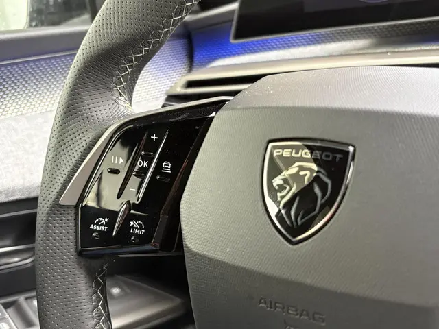 Peugeot 3008 1.2 Hybrid 145 GT 2025 Hybride Benzine 20