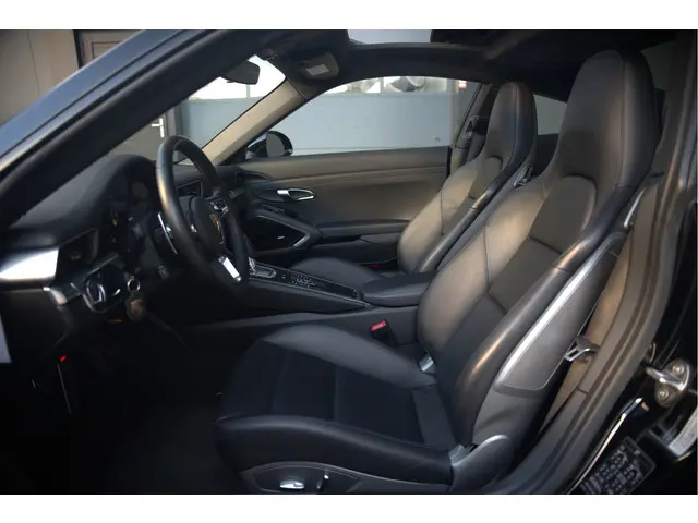 Porsche 911 3.0 Carrera 2018 Benzine 28