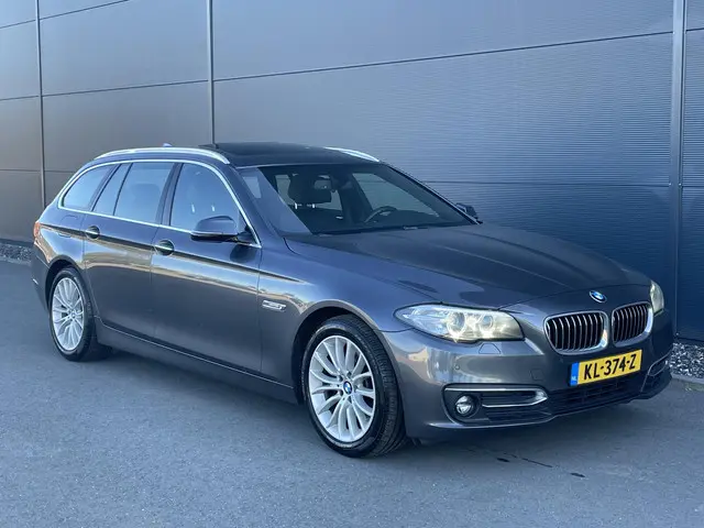 BMW 5 Serie Touring 520i Luxury Edition 2016 Benzine 3