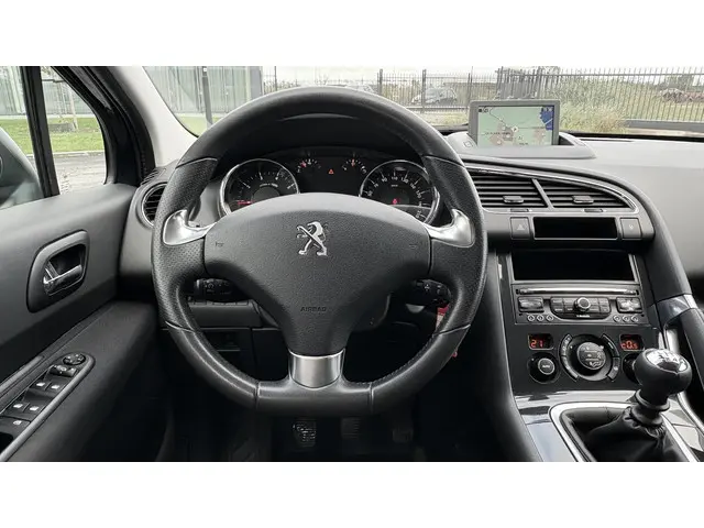Peugeot 3008 1.2 PureTech Style 2015 Benzine