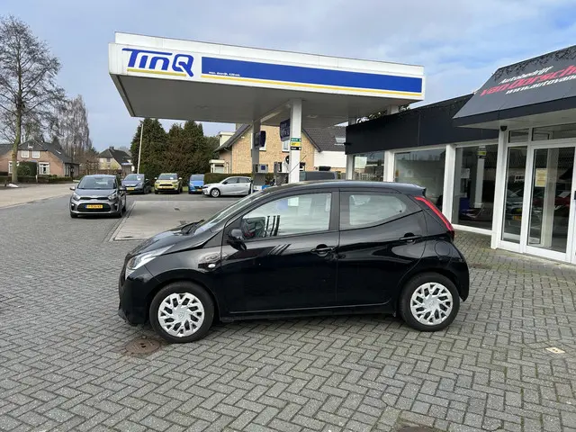 Toyota Aygo 1.0 VVT-i x-play 2021 Benzine 5
