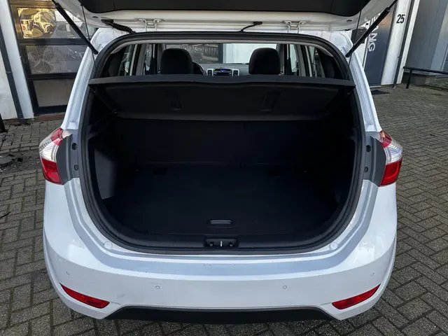 Hyundai ix20 1.4i Go! 2017 Benzine 16