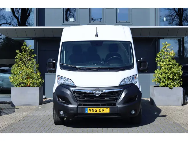 Opel Movano 2