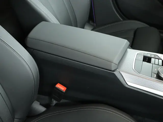 BMW 3 Serie Touring 330e xDrive 2025 Hybride Benzine 68