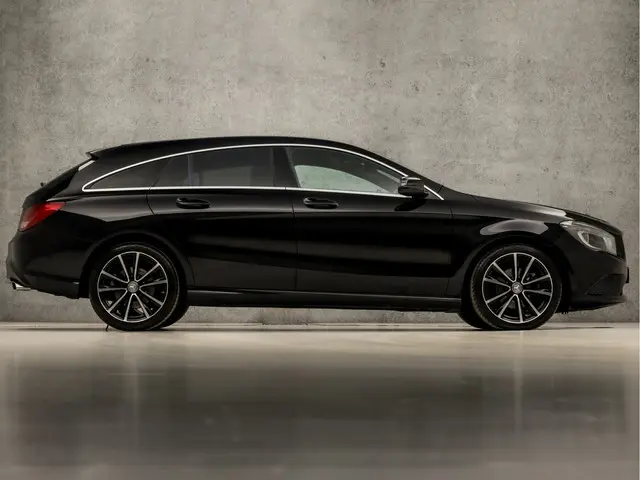 Mercedes-Benz CLA Shooting Brake 180 Sport 2015 Benzine 4