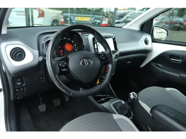 Toyota Aygo 1.0 VVT-I X-CITE 2019 Benzine 16