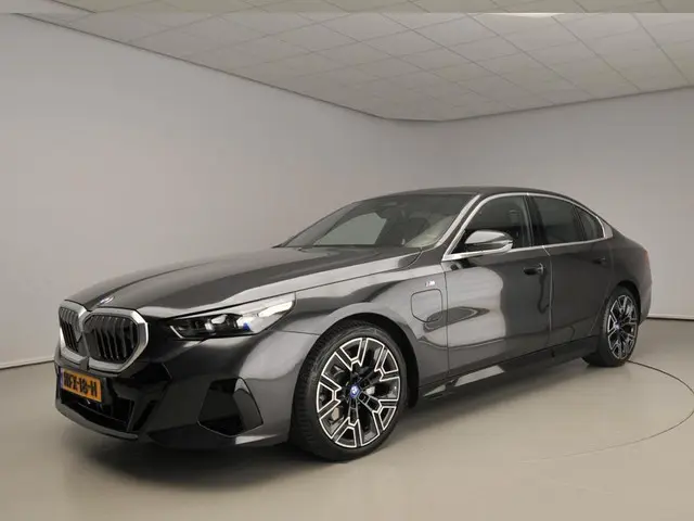 BMW 5 Serie Sedan 530e 2025 Hybride Benzine 46