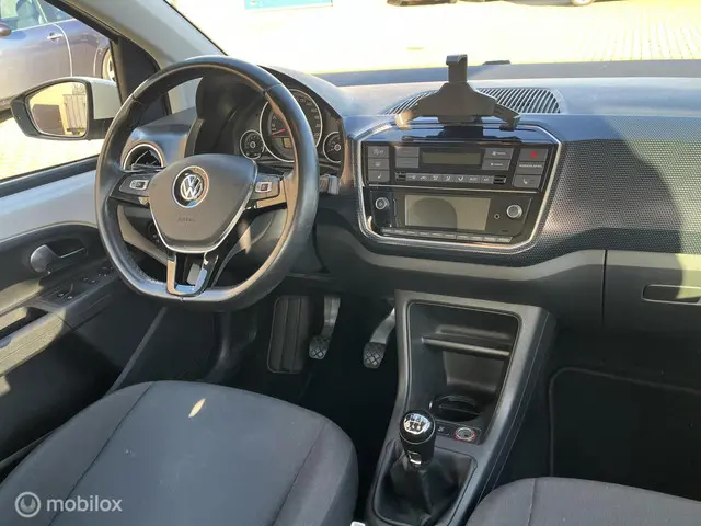 Volkswagen up! 1.0 BMT high up! 2018 Benzine 4