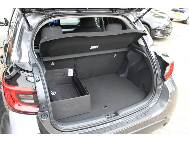 Toyota Yaris 1.5 Hybrid 2025 Hybride Benzine 9