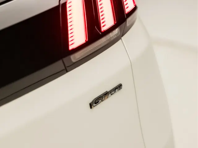 Peugeot 3008 1.6 e-THP GT Line 2017 Benzine 33