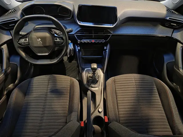 Peugeot 2008 1.2 PureTech Active 2022 Benzine 14