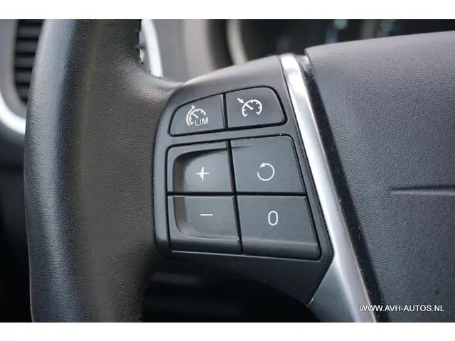 Volvo V40 2.0 D2 Summum Business 2015 Diesel 18